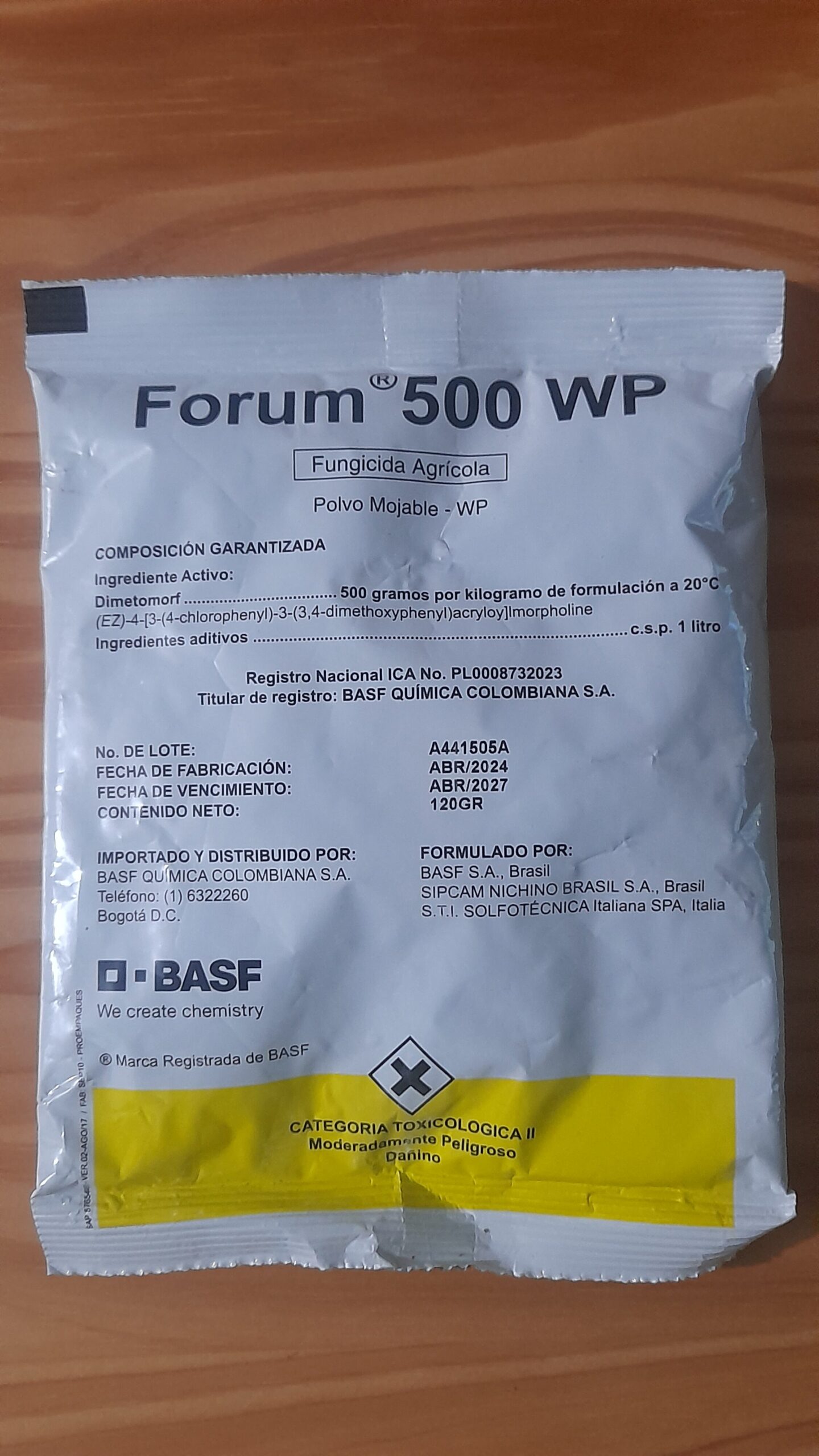 Forum 500WP fungicida sistémico para controlar hongos también en suculentas, leer el modo de uso y los cuidados. Tóxico.